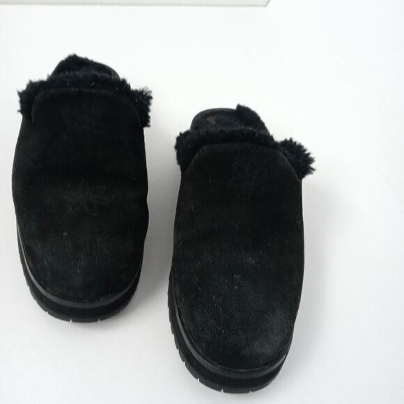 Ugg black suede mules with sherpa linings size 6 - Picture 2 of 11